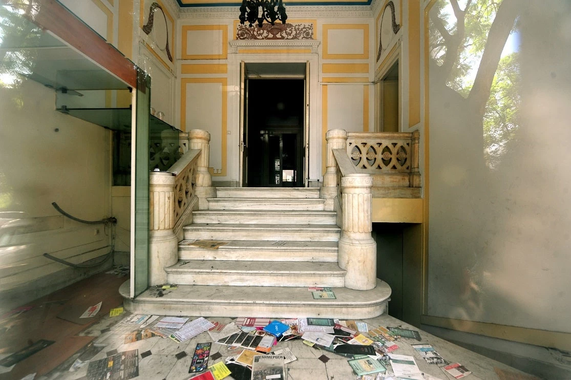 Πολυτελές ξενοδοχείο το ιστορικό κτίριο της Ρηγίλλης που στέγαζε τη Ν.Δ.